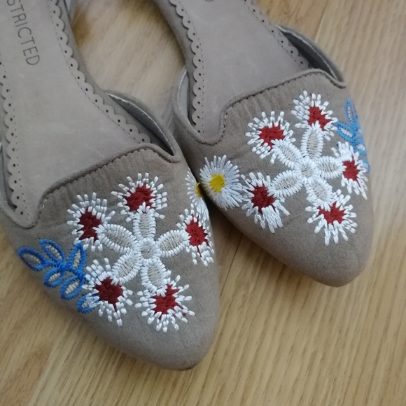 RESTRICTED D'orsay floral embroidered flats W6 - Picture 3 of 7